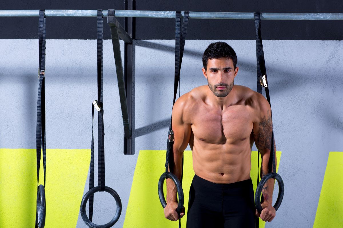 5 avantages de l’entraînement avec les anneaux de gymnastique pour le street lifting